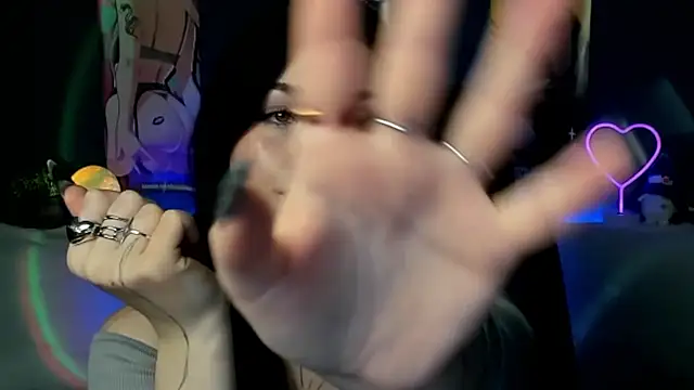 AkiraKatsu online show from 12.12.24