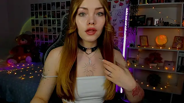 Snapshot of AkiraKatsu chatting on 09.21.25 AkiraKatsu online show from 09.21.25