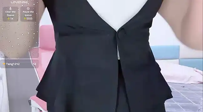 Qwi-V1 online show from 12.22.24