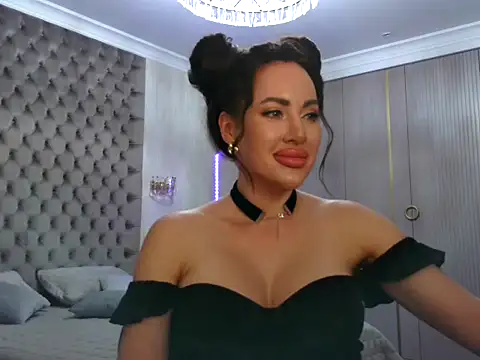 TianaPosh online show from 02.06.25