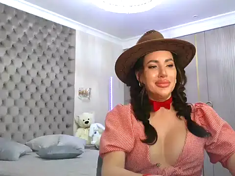 TianaPosh online show from 02.14.25