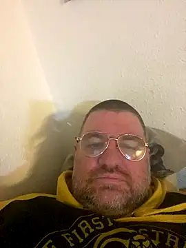 Snapshot of thetobmaster200 chatting on 12.01.24 thetobmaster200 online show from 12.01.24