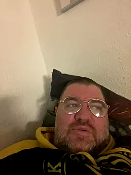 Snapshot of thetobmaster200 chatting on 12.02.24 thetobmaster200 online show from 12.02.24