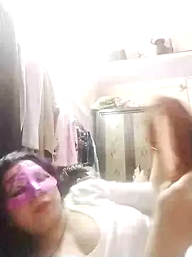 Snapshot of bobbyronak chatting on 01.02.25 bobbyronak online show from 01.02.25