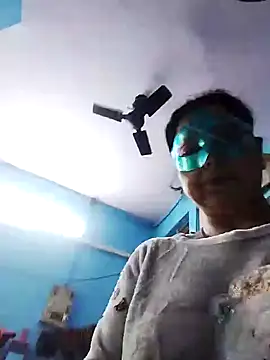 Snapshot of bobbyronak chatting on 01.21.25 bobbyronak online show from 01.21.25
