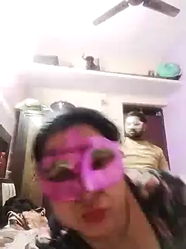 Snapshot of bobbyronak chatting on 02.02.25 bobbyronak online show from 02.02.25