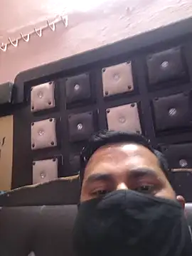Snapshot of bobbyronak chatting on 02.22.25 bobbyronak online show from 02.22.25
