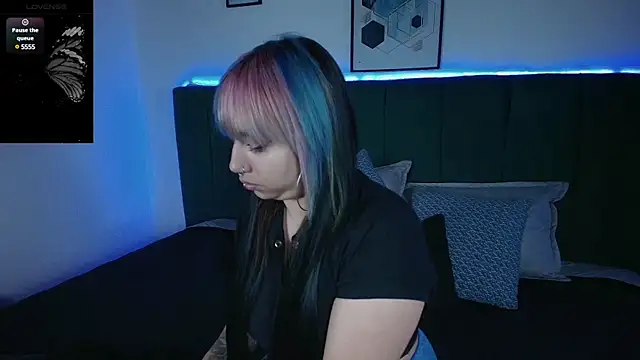 Snapshot of Veronica_Goddes chatting on 03.17.25 Veronica Goddes online show from 03.17.25