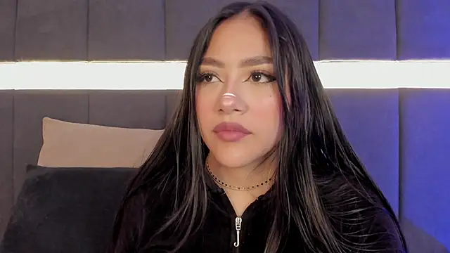 nicolle pierce online show from 02.01.25