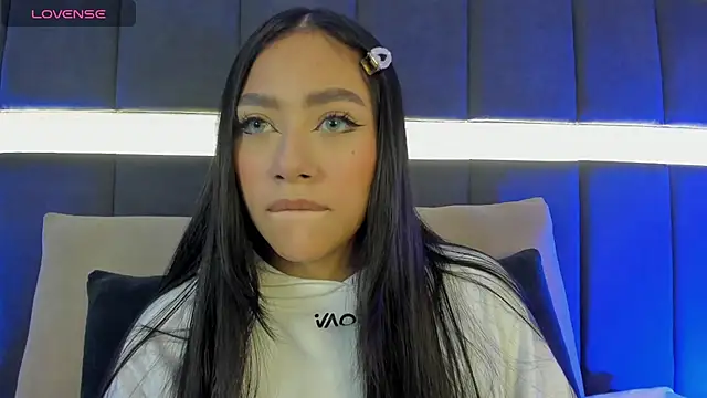 nicolle pierce online show from 03.17.25