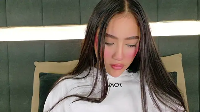 nicolle pierce online show from 10.23.25