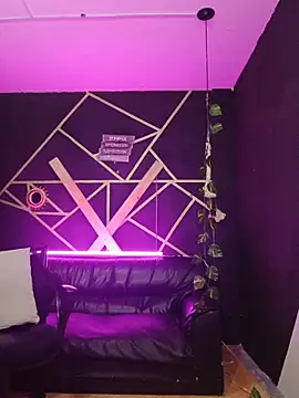 Gelena Black online show from 11.18.25