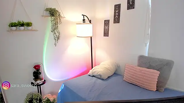 Snapshot of sara_sweet9 chatting on 03.22.25 sara sweet9 online show from 03.22.25