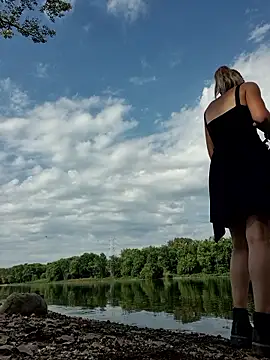 Snapshot of KSwonderland6 chatting on 09.18.25 KSwonderland6 online show from 09.18.25