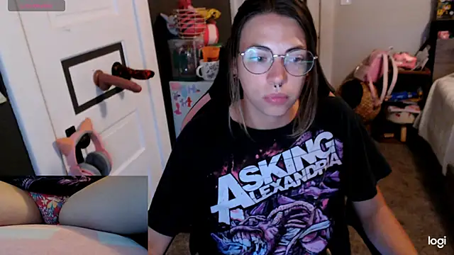 Snapshot of KSwonderland6 chatting on 09.24.25 KSwonderland6 online show from 09.24.25