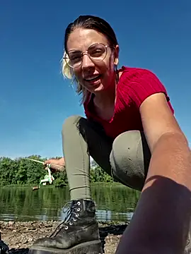 Snapshot of KSwonderland6 chatting on 09.30.25 KSwonderland6 online show from 09.30.25