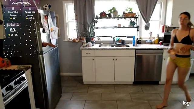 Snapshot of KSwonderland6 chatting on 10.07.25 KSwonderland6 online show from 10.07.25