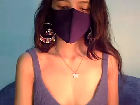 Cute Alaina online show from 01.14.25