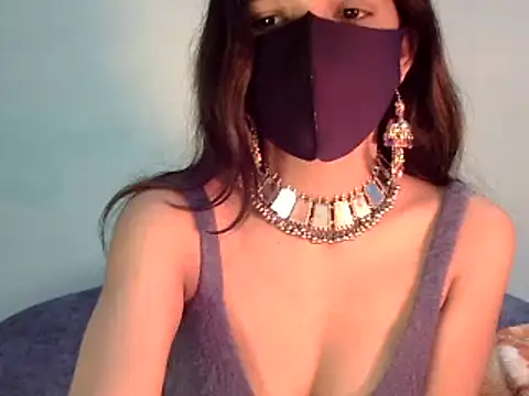 Cute Alaina online show from 01.28.25