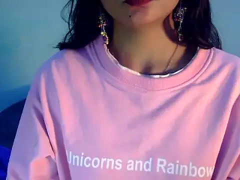 Cute Alaina online show from 02.13.25