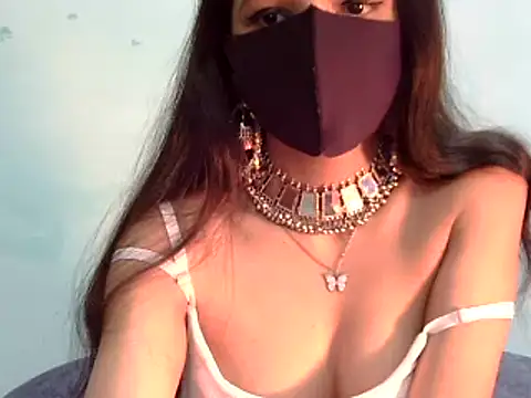 Cute Alaina online show from 02.17.25