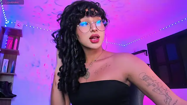 Heka Prudence online show from 02.12.25