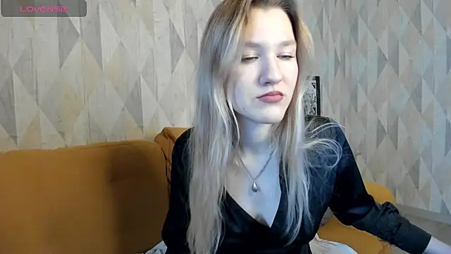 Snapshot of Mariel_Brown chatting on 12.22.24 Mariel Brown online show from 12.22.24
