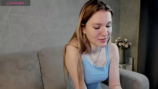 Snapshot of Mariel_Brown chatting on 12.25.24 Mariel Brown online show from 12.25.24