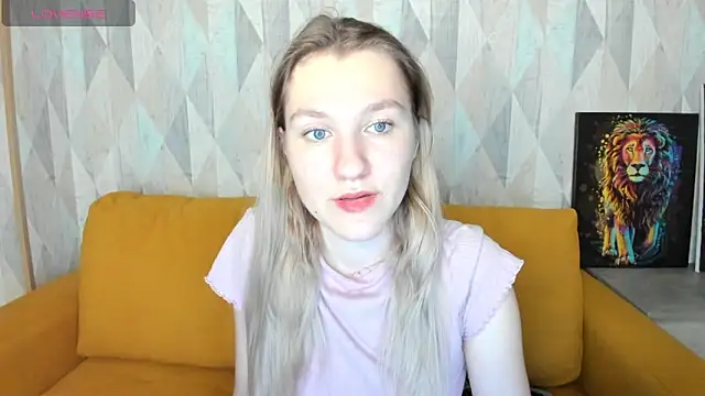 Snapshot of Mariel_Brown chatting on 01.03.25 Mariel Brown online show from 01.03.25