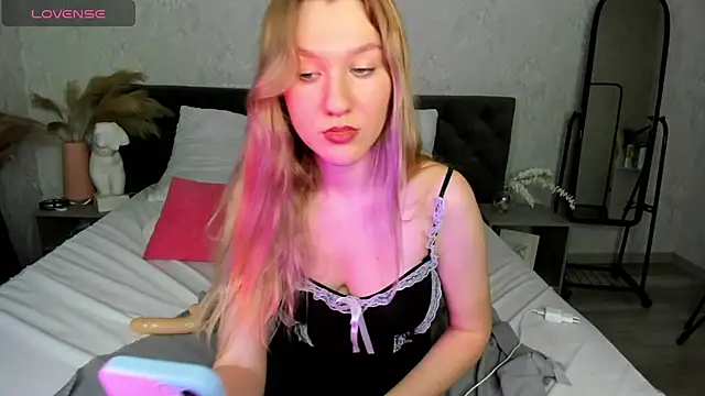 Snapshot of Mariel_Brown chatting on 01.16.25 Mariel Brown online show from 01.16.25