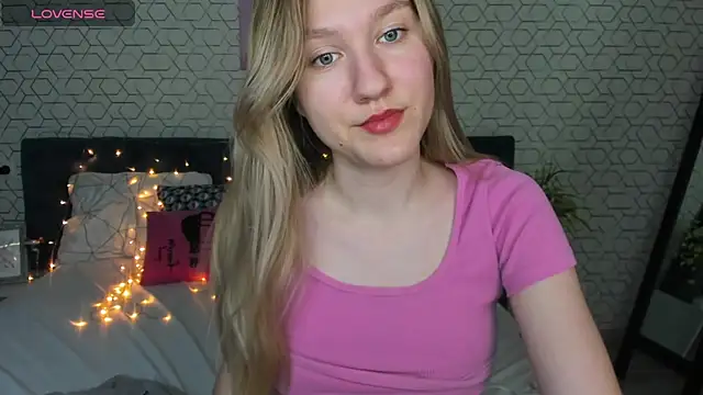 Snapshot of Mariel_Brown chatting on 01.21.25 Mariel Brown online show from 01.21.25