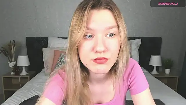 Snapshot of Mariel_Brown chatting on 01.24.25 Mariel Brown online show from 01.24.25