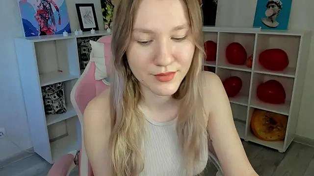 Snapshot of Mariel_Brown chatting on 02.18.25 Mariel Brown online show from 02.18.25