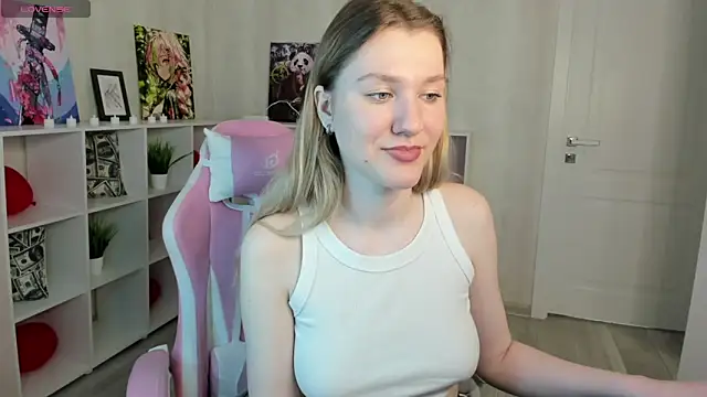 Snapshot of Mariel_Brown chatting on 03.12.25 Mariel Brown online show from 03.12.25