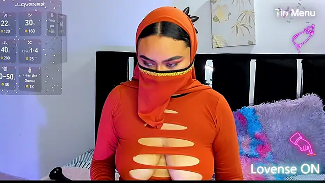 Mia Hajar online show from 12.12.24