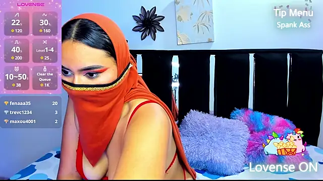 Mia Hajar online show from 01.08.25