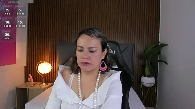 gipsela gomez online show from 01.07.25
