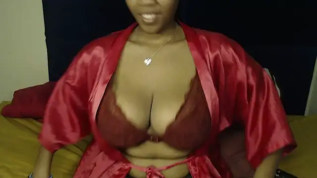 Snapshot of Busty-Londie chatting on 03.16.25 Busty-Londie online show from 03.16.25