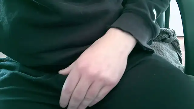 Snapshot of lovedoggy03 chatting on 10.19.25 lovedoggy03 online show from 10.19.25