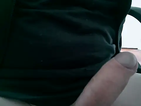 Snapshot of lovedoggy03 chatting on 11.09.25 lovedoggy03 online show from 11.09.25