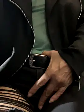 MireyaTorresGu online show from 10.26.25