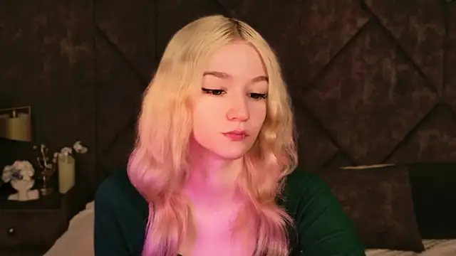 NaomiLoys online show from 11.09.25