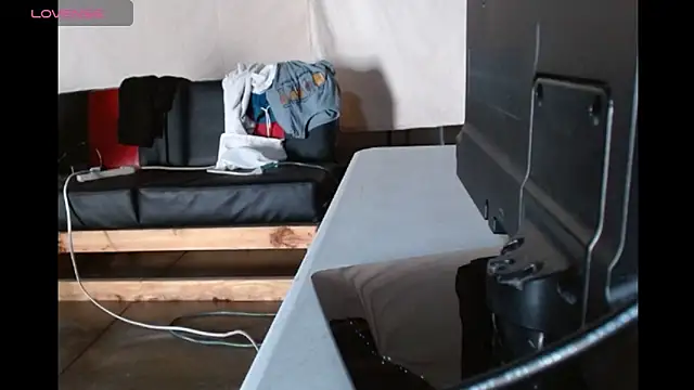 Snapshot of 69vivian chatting on 12.20.24 69vivian online show from 12.20.24