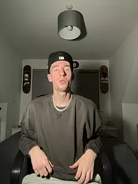 MikesWood21 online show from 12.02.24