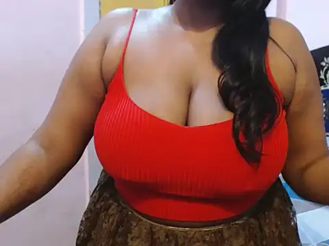 Snapshot of queen_cute chatting on 03.22.25 queen cute online show from 03.22.25