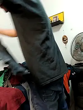 Snapshot of jhonyhot9292 chatting on 10.20.25 jhonyhot9292 online show from 10.20.25