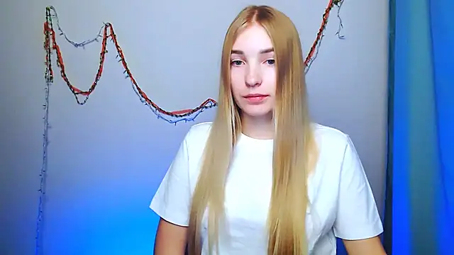 Queen ofLove online show from 12.19.25