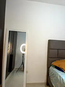 Snapshot of sophiee_evanss_ chatting on 11.19.25 sophiee evanss online show from 11.19.25