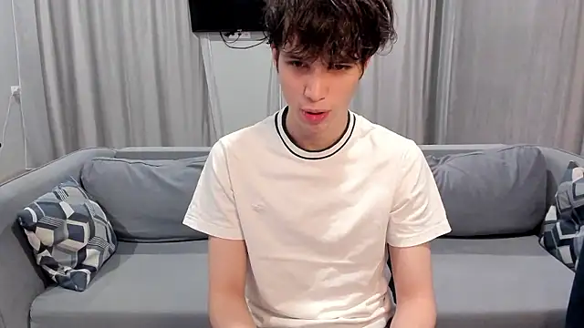 Snapshot of Im_Shine_Guy chatting on 12.02.24 Im Shine Guy online show from 12.02.24