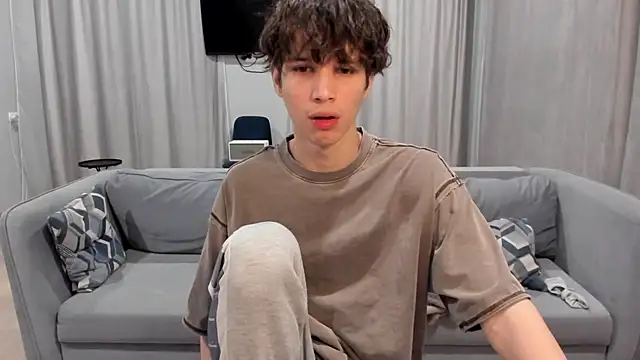 Snapshot of Im_Shine_Guy chatting on 12.05.24 Im Shine Guy online show from 12.05.24